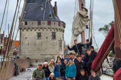 5_Gruppenbild_Schiffvorne