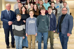 Gruppenbild-mit-Abgeordneten