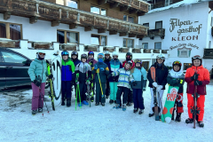 20240115_080002303_iOS_Medium